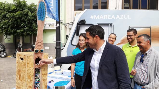 Héctor Suárez y Álvaro Monzón animan a la ciudadanía a sustituir sus cepillos dentales por otros de bambú