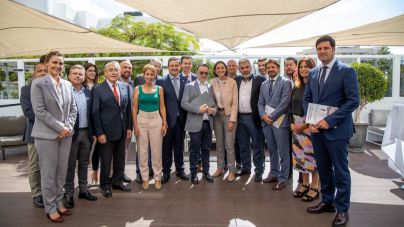 La municipios turísticos requieren a la MInistra atención a la idiosincrasia de Canarias