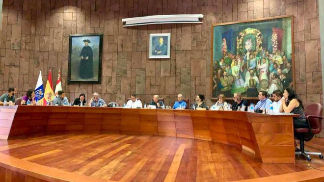 El Cabildo defiende la creación de una obligación de servicio público para conectar Valle Gran Rey