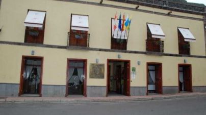 Curbelo anuncia la creación de un hotel escuela en Hermigua