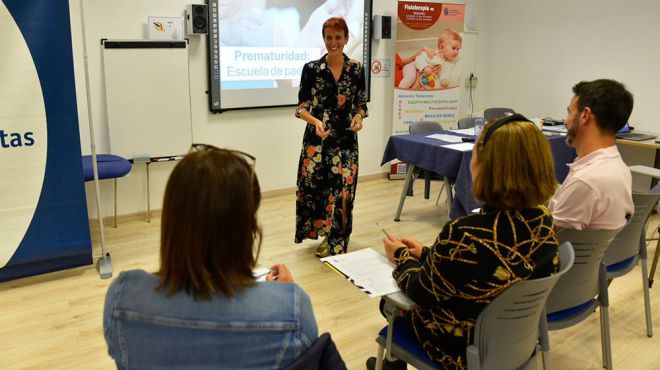 Los fisioterapeutas organizan un taller para familias con motivo del Día Mundial del Niño Prematuro