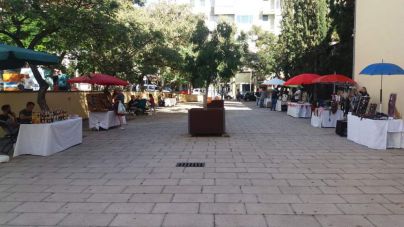 Mecadillo de mujeres artesanas en Santa Cruz de Tenerife