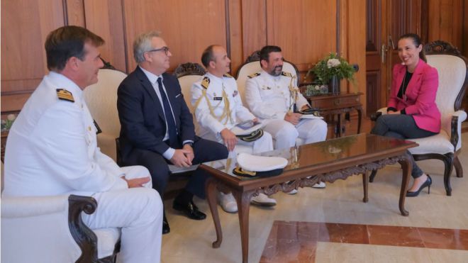 La alcaldesa recibe la visita de la tripulación del buque escuela de la marina portuguesa Sagres