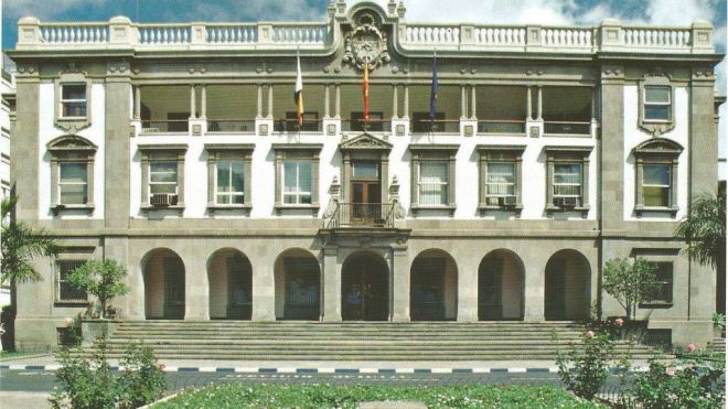 Puertos de Tenerife invierte más de un millón de euros en la limpieza de acarreos en barrancos de la capital