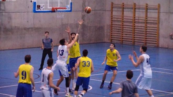 El RC Náutico cede en el último suspiro