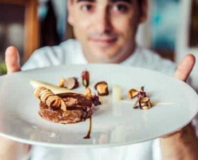 Hecansa organiza unas jornadas formativas gastronómicas con el chef gomero estrella Michelin Miguel Navarro