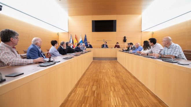 El Cabildo detalla a los empresarios las obras del polígono industrial de La Campana