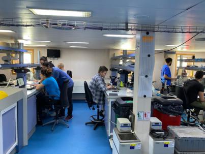 Los investigadores de la ULPGC en el Sarmiento de Gamboa cumplen sus primeros 20 días de campaña oceanográfica