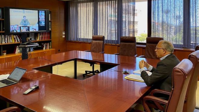 Los cabildos piden más medidas para mitigar la crisis sanitaria y económica