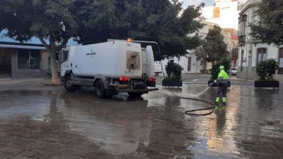 Santa Cruz pone en marcha un dispositivo extraordinario de limpieza y desinfectación de las calles