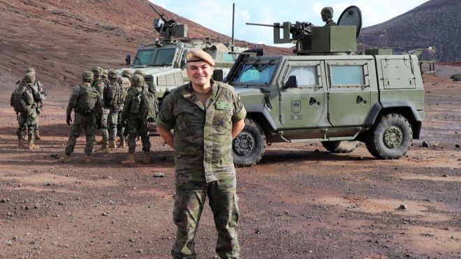 El General Armada toma poseción del mando de la Brigada Canarias XVI