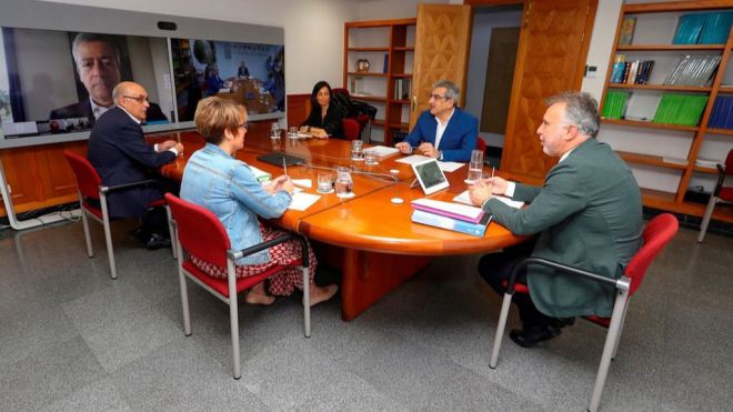 Torres reclama al Gobierno de España que haya medidas económicas específicas para Canarias