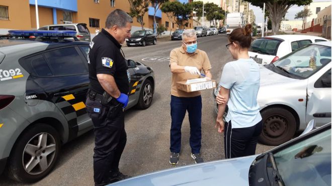 La ULPGC continua con la entrega de los ordenadores al alumnado que presenta brecha digital