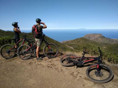 La Gomera suscribe un convenio para potenciar el destino turístico una vez se reactive el sector