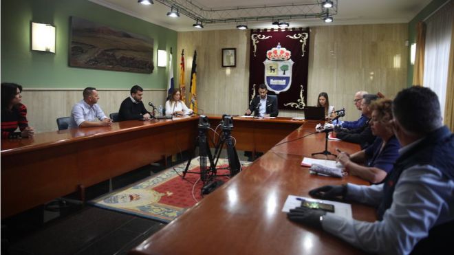 La Oliva acuerda levantar la suspensión de plazos administrativos del Estado de Alarma habilitando la moción de censura