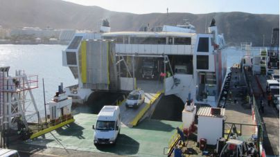 Naviera Armas estrena nueva rampa en el puerto de Los Cristianos