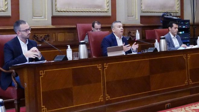 'El Ayuntamiento llega tarde y mal en las respuestas frente a la crisis que precisa Santa Cruz'