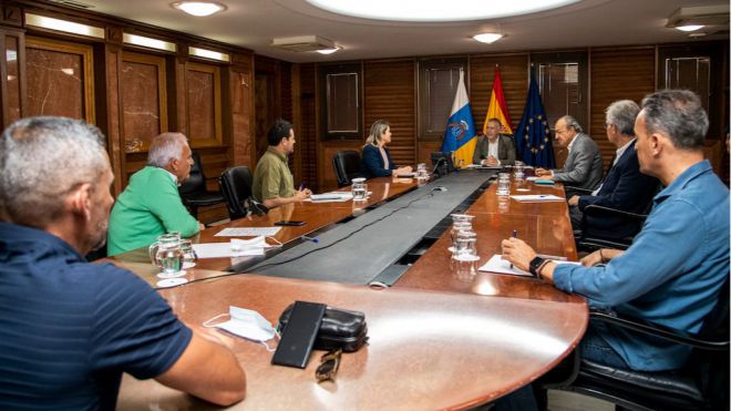 El Gobierno de Canarias garantiza su apoyo al sector hortofrutícola ante el desafío del Brexit