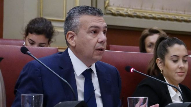 “Una Santa Cruz más sucia, obras paradas o retrasadas e instalaciones abandonadas en el primer año de Patricia Hernández”
