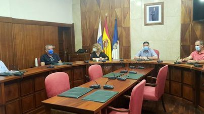 Cabildo, Ayuntamiento y empresarios coordinarán mejoras en la avenida Marítima