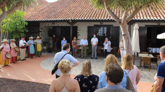 La Gomera presenta su estrategia como destino seguro y de naturaleza