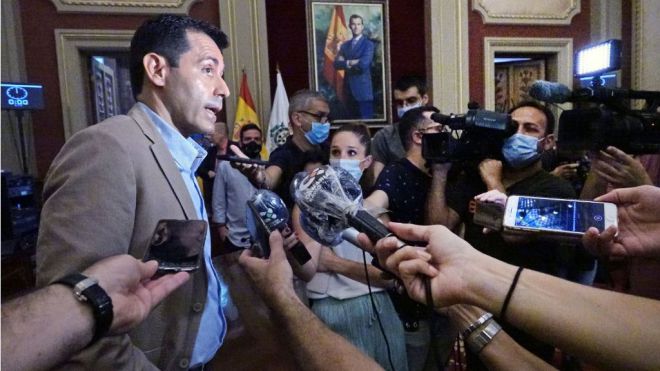 CC: “La Ley obliga a Hernández a garantizar que nada perturbe la moción de censura”