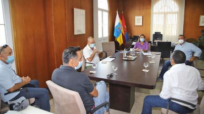 Un grupo de operadores turísticos ofrece su colaboración al Cabildo para hacer frente a la pandemia