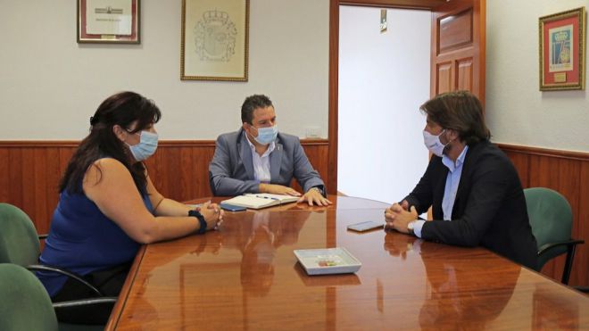 Arona exonera a turismo, comercio y restauración del pago de la basura para impulsar el empleo y la actividad económica