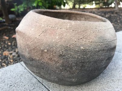 Donan al Museo Arqueológico Benahoarita una vasija procedente del Barranco del Agua