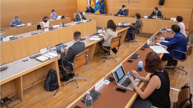 “El gobierno del Cabildo da la espalda a las reivindicaciones del sector turístico de Tenerife”