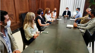Santa Cruz acuerda con las protectoras la creación del Consejo de Bienestar Animal