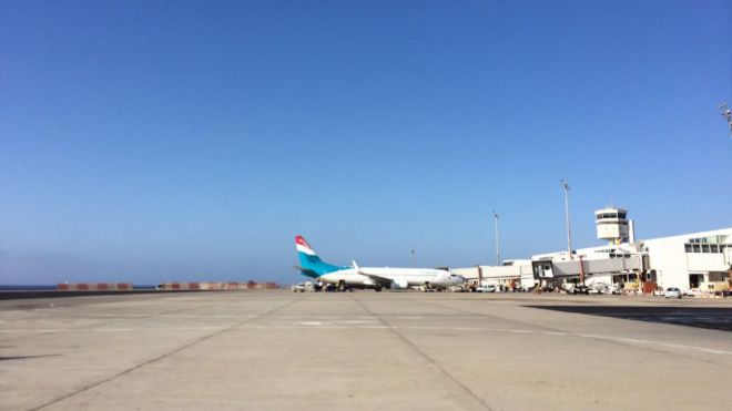 Los vuelos internacionales a los aeropuertos canarios crecen más del 30% este fin de semana