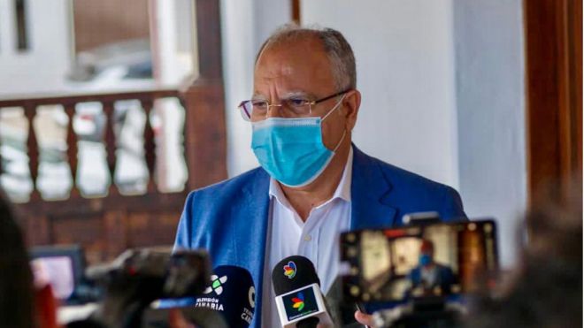 Curbelo destaca que la transferencia de los 516 millones de la deuda de carreteras permitirá dinamizar la inversión pública