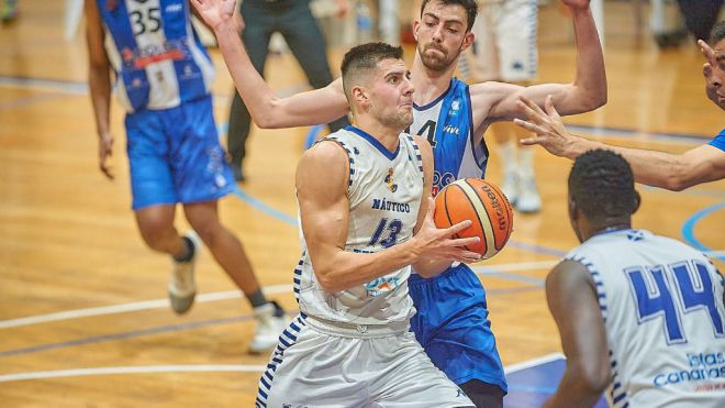 El RC Náutico se estrena en casa
 