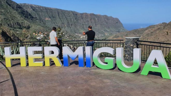 El Ayuntamiento de Hermigua inaugura el mirador de Mulagua