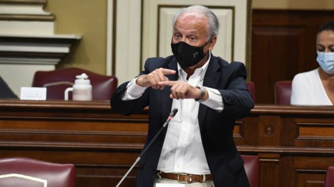 García Ramos pide al Gobierno de Torres que no practique el método del avestruz sobre las aguas canarias