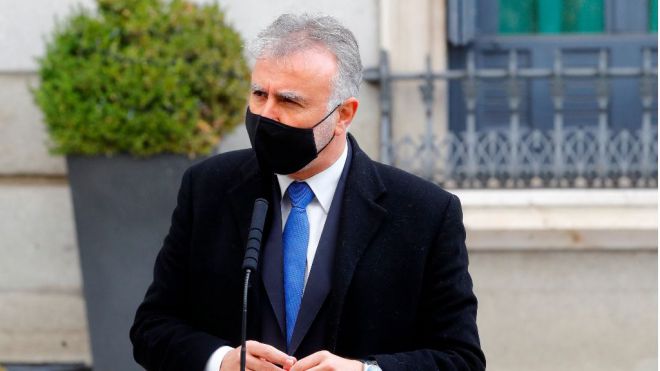Torres insiste en un acuerdo sobre antígenos 'si no es posible' aprobará un decreto para el uso de ambos test