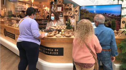 Los Realejos expone y vende el producto con sello gastronómico local en Santa Cruz de Tenerife