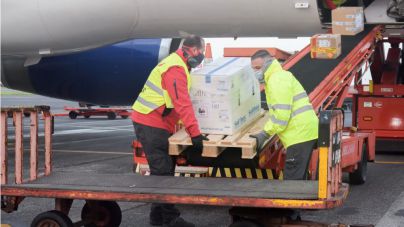 Llega a Canarias la segunda remesa de vacunas contra la COVID-19