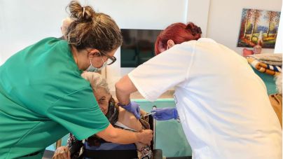 Continúa la vacunación COVID en centros sociosanitarios de las siete islas con 1.954 dosis administradas