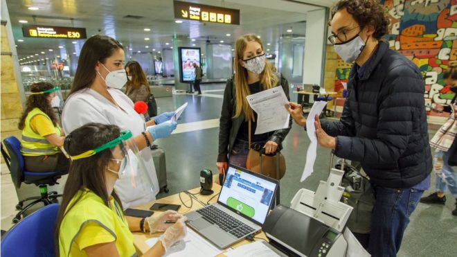 Sanidad prorroga hasta el día 17 los test de COVID-19 a los viajeros nacionales que llegan a Canarias