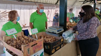 Candelaria dice adiós al plástico y apuesta por las bolsas sustentables