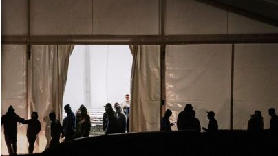 CC-PNC denuncia los casos de violencia en el campamento de Las Raíces y exige al Psoe la derivación de los migrantes a la Península