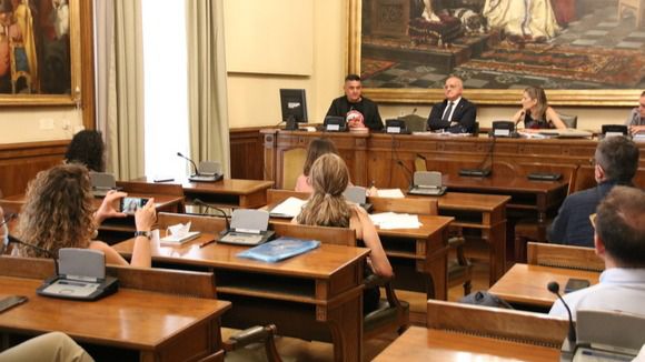 Mulet: “El Gobierno se inventa in extremis un ridículo coste para evitar tramitar la Proposición de Ley que solucionaría el entuerto de los interinos”