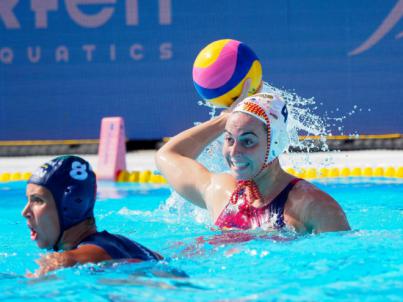 España, paso de gigante ante una Hungría desarbolada (15-11)