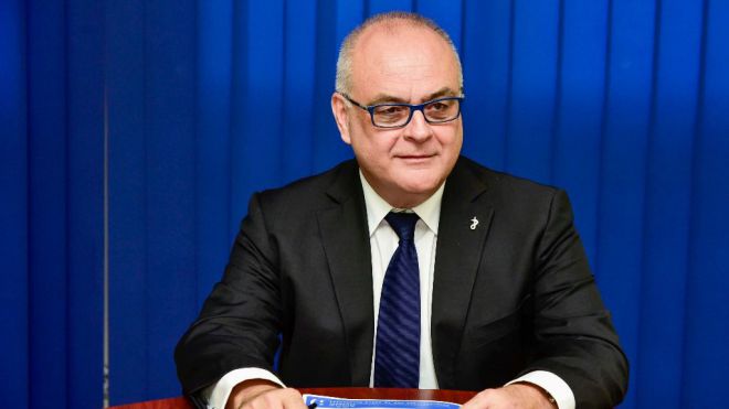 La Fundación Canaria Dental se posiciona frente al tabaco en Europa