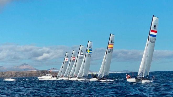 Más de 30 países compiten por el pase olímpico de vela para Tokio 2020 en Canarias