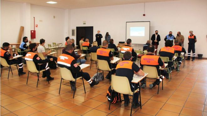 Policía Local y Protección Civil de Yaiza cultivan estrategias de comunicación con personas sordas
