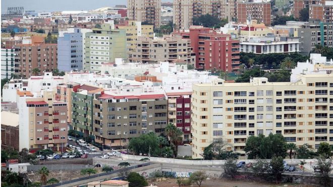 Santa Cruz renueva la autorización de las terrazas exprés mientras haya restricciones