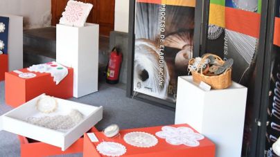 Santa Úrsula muestra a la ciudadanía la centenaria técnica textil de la roseta